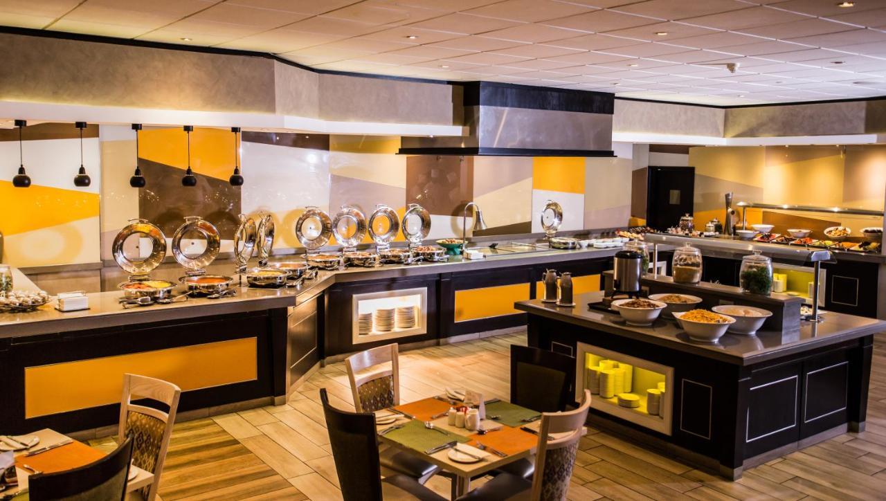 Hotel Garden Court Or Tambo International Airport à Kempton Park Extérieur photo
