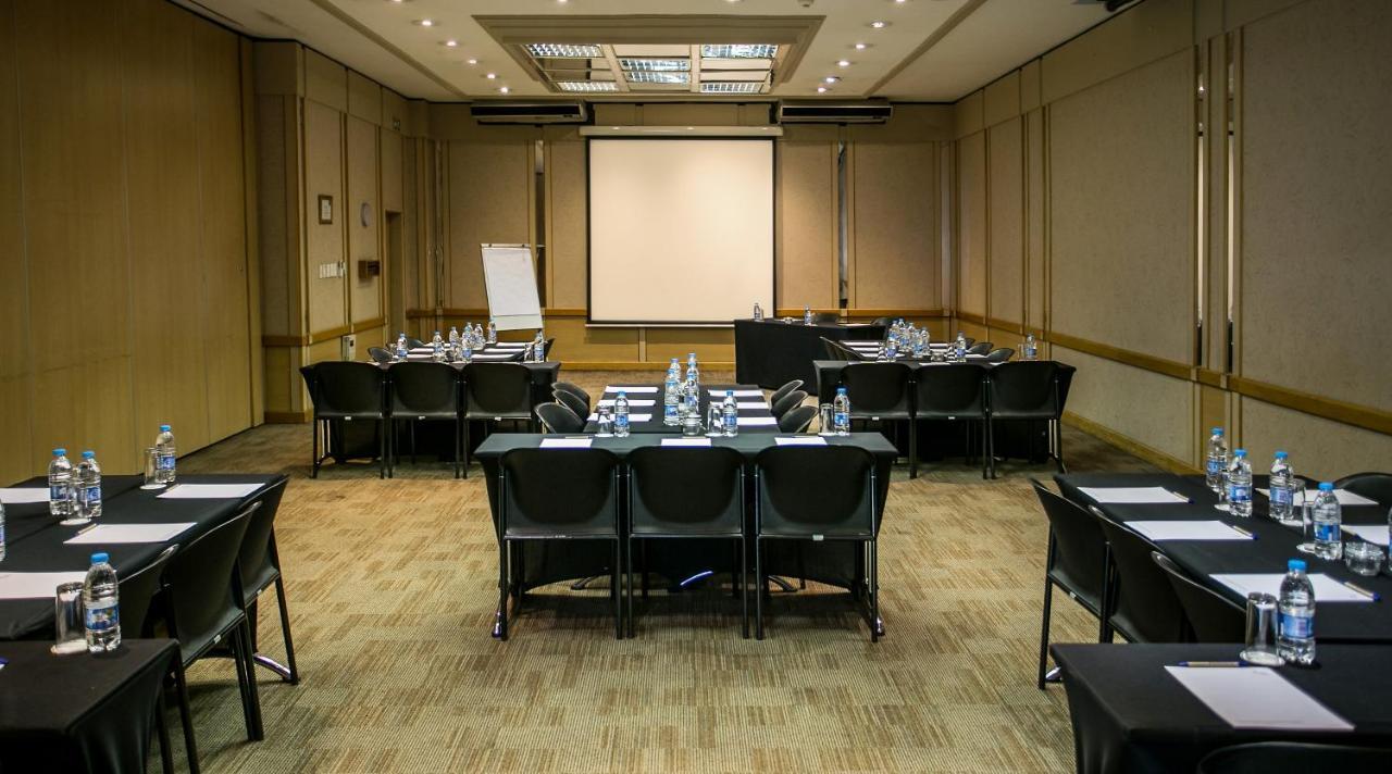 Hotel Garden Court Or Tambo International Airport à Kempton Park Extérieur photo
