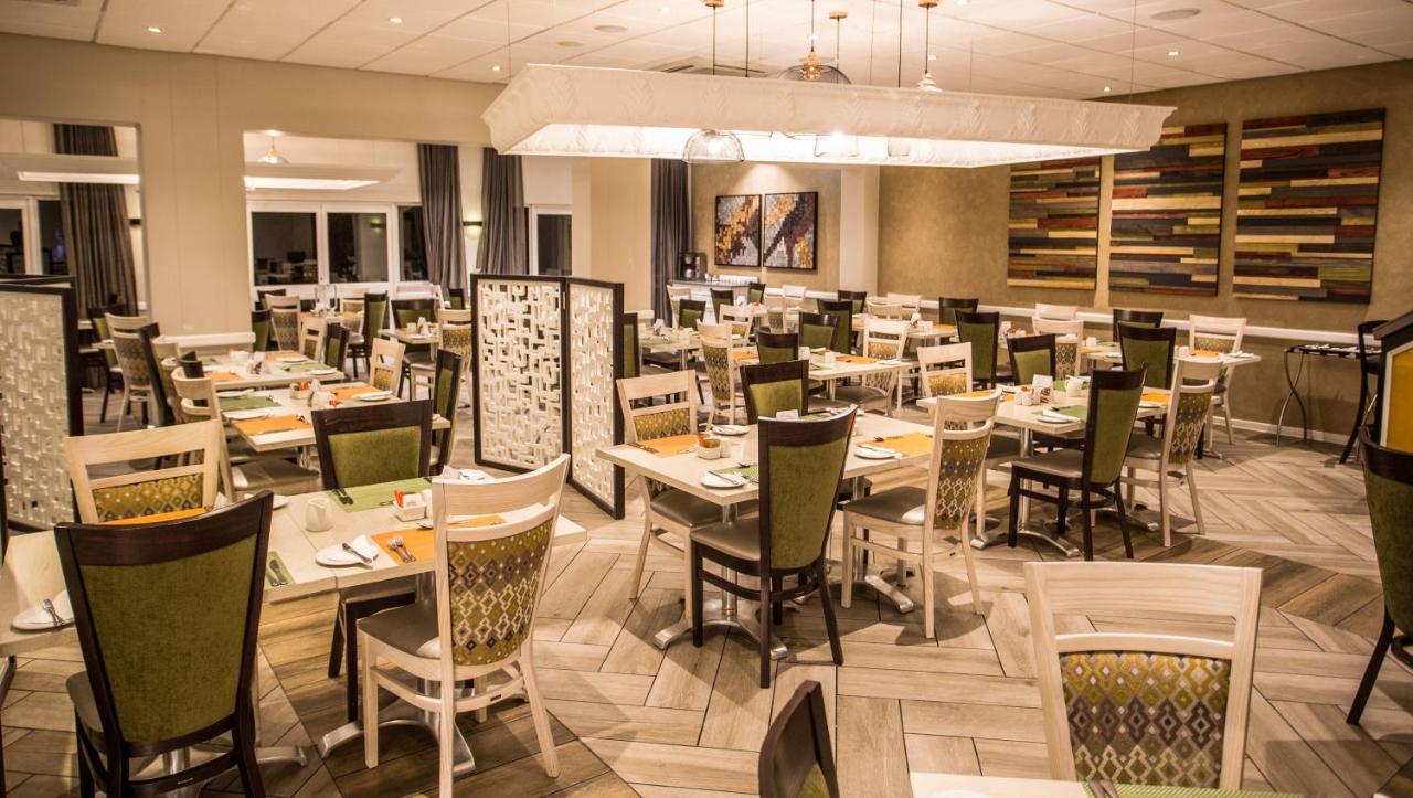 Hotel Garden Court Or Tambo International Airport à Kempton Park Extérieur photo
