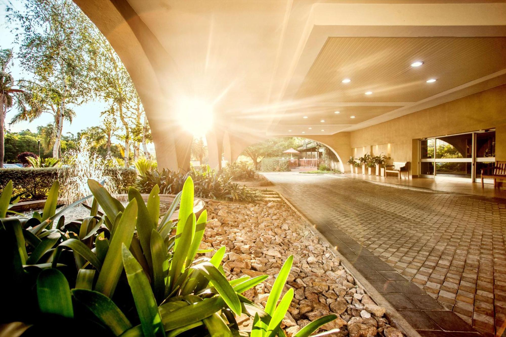 Hotel Garden Court Or Tambo International Airport à Kempton Park Extérieur photo
