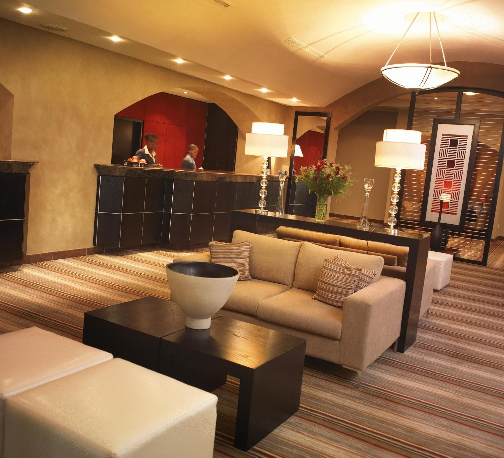 Hotel Garden Court Or Tambo International Airport à Kempton Park Extérieur photo