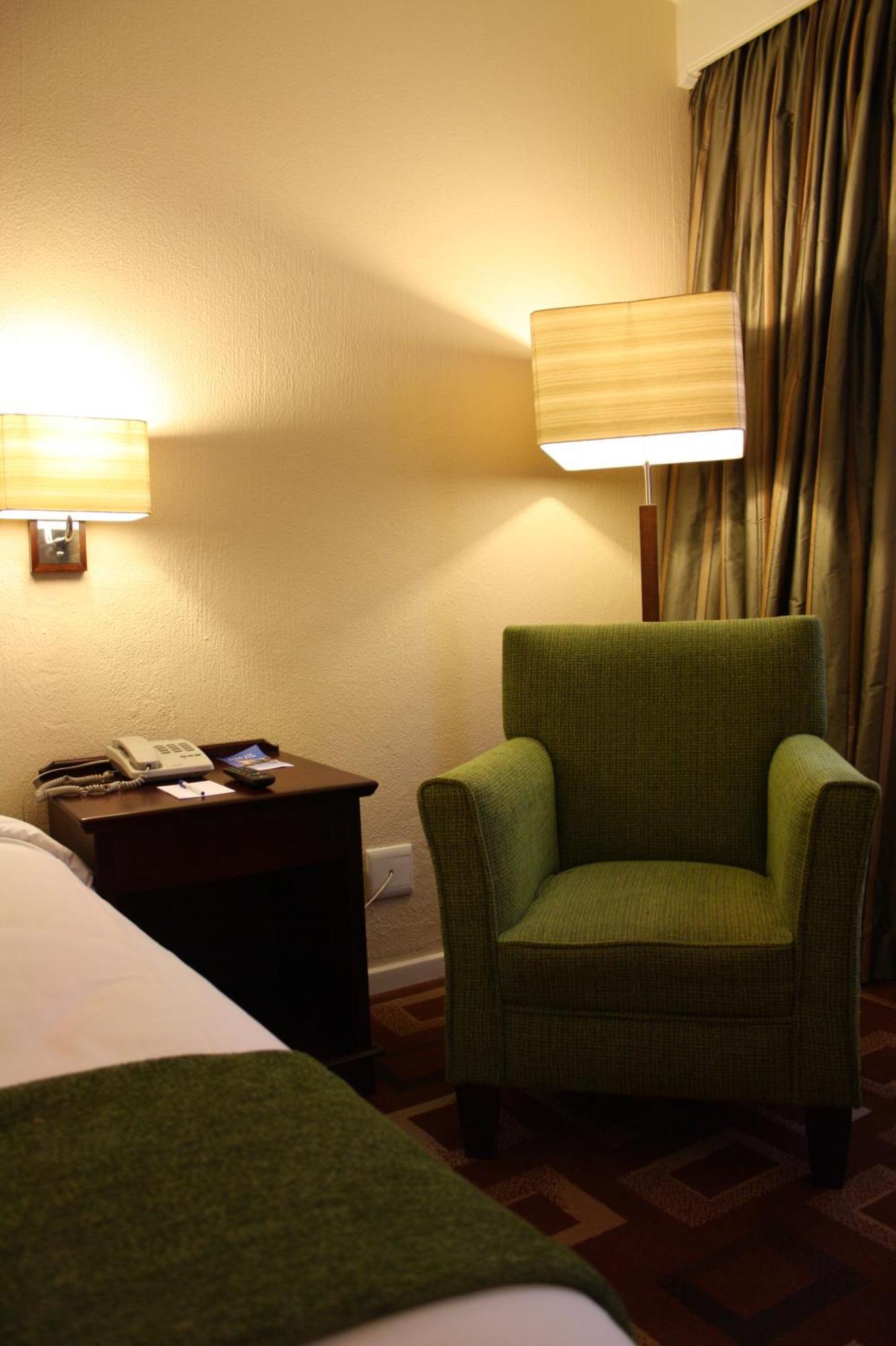 Hotel Garden Court Or Tambo International Airport à Kempton Park Extérieur photo