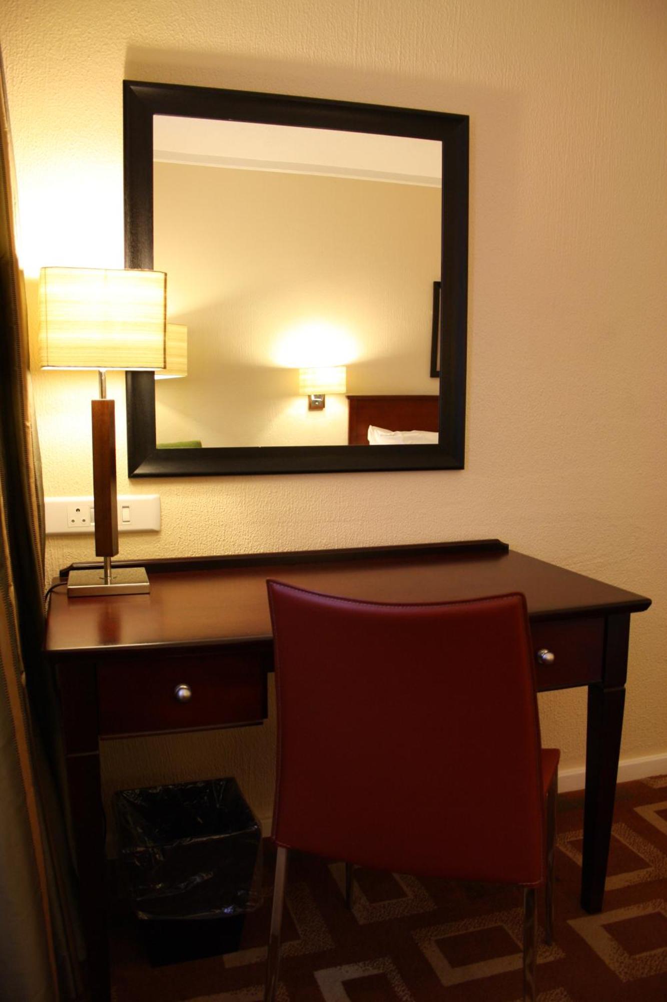 Hotel Garden Court Or Tambo International Airport à Kempton Park Extérieur photo