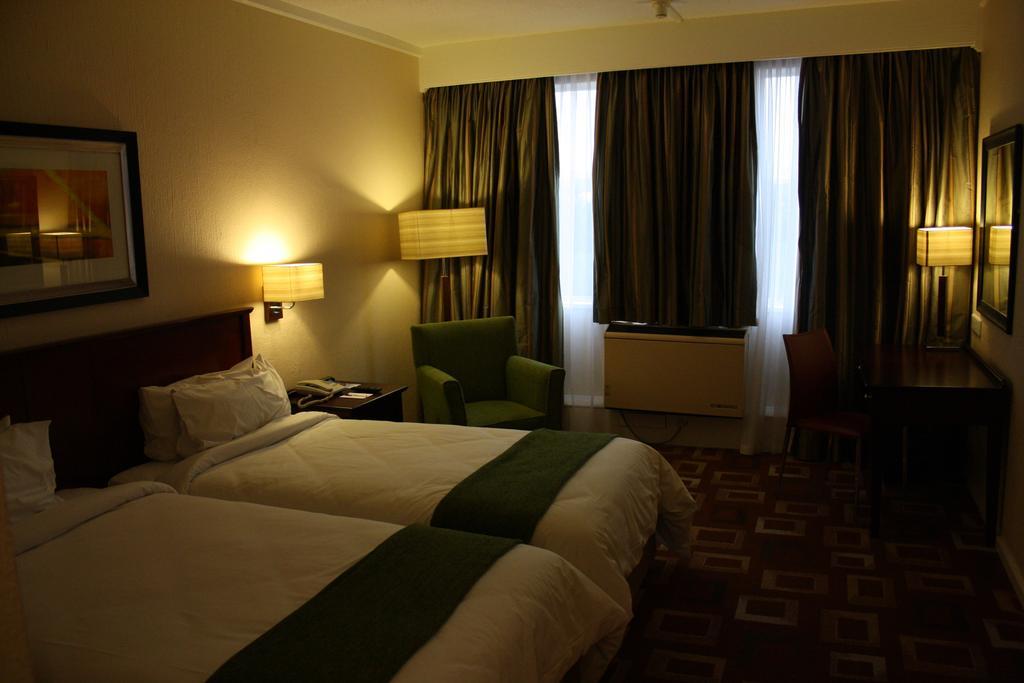Hotel Garden Court Or Tambo International Airport à Kempton Park Extérieur photo