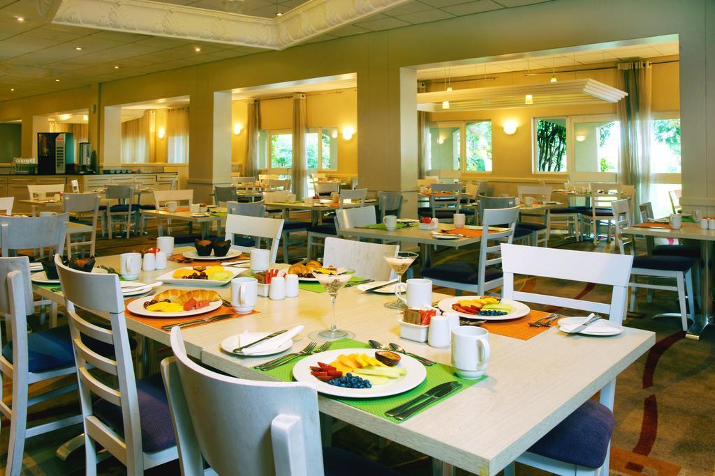 Hotel Garden Court Or Tambo International Airport à Kempton Park Extérieur photo